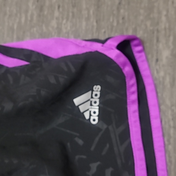 3/15❤️Adidas Climate Lined shorts. XS - Picture 3 of 10